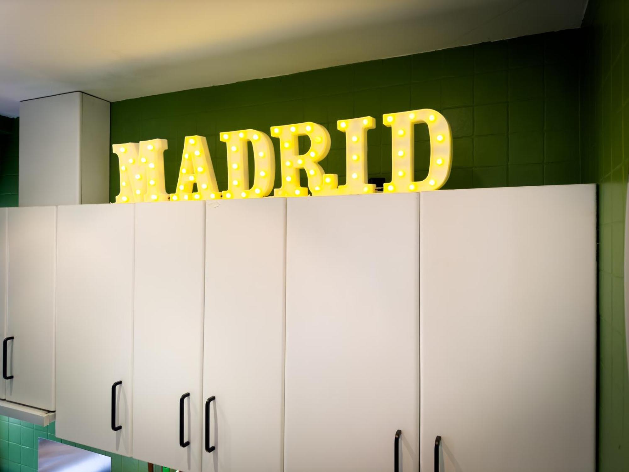 Disfruta Del Barrio De Las Letras Madrid Exterior foto