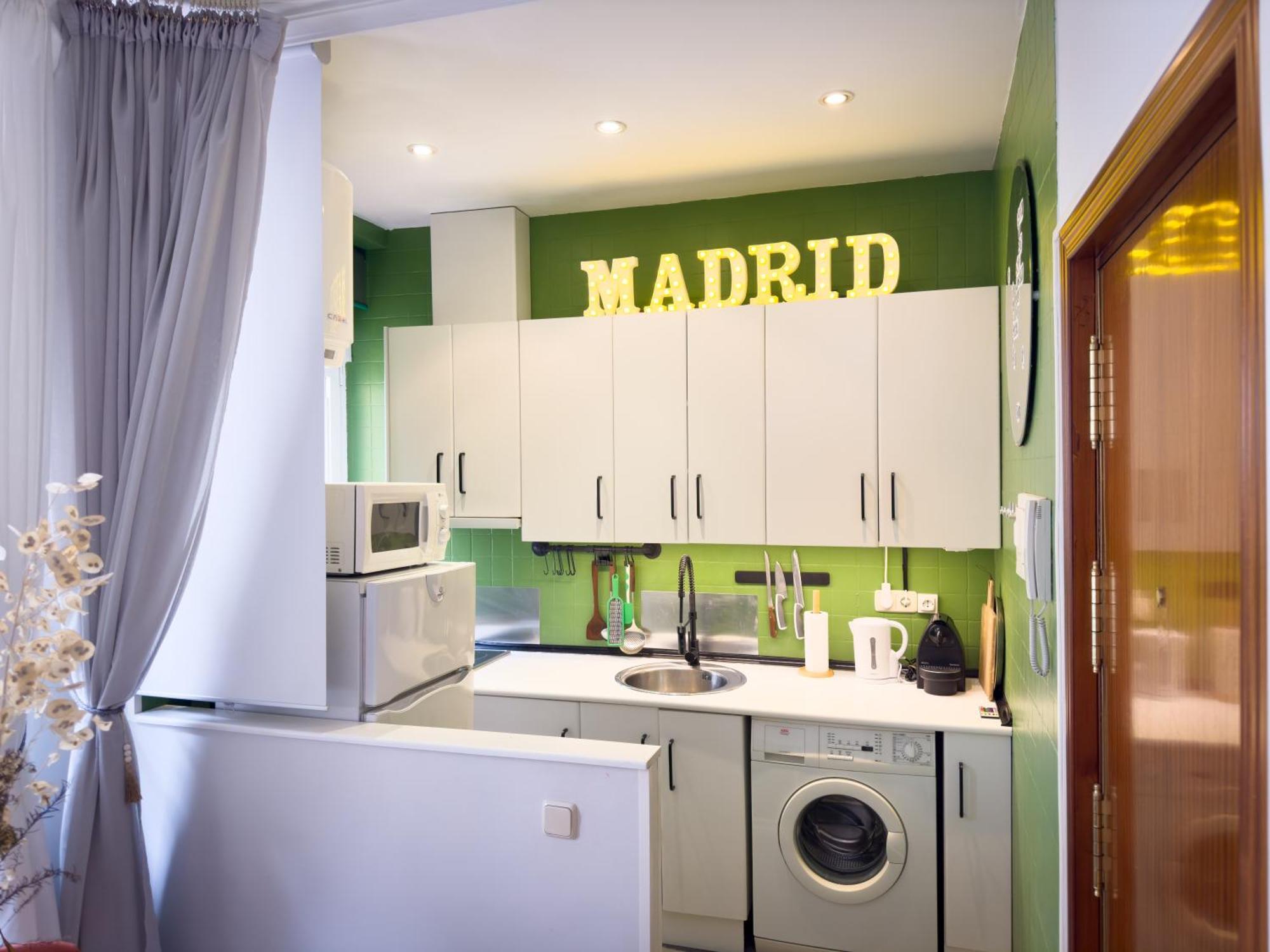 Disfruta Del Barrio De Las Letras Madrid Exterior foto