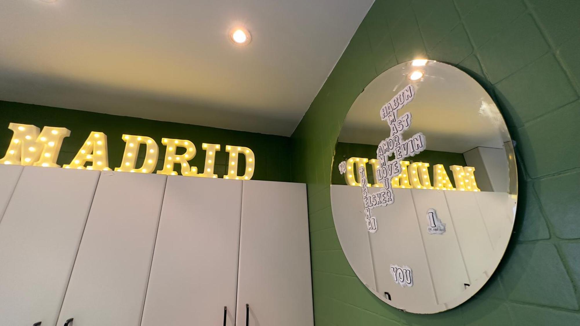 Disfruta Del Barrio De Las Letras Madrid Exterior foto