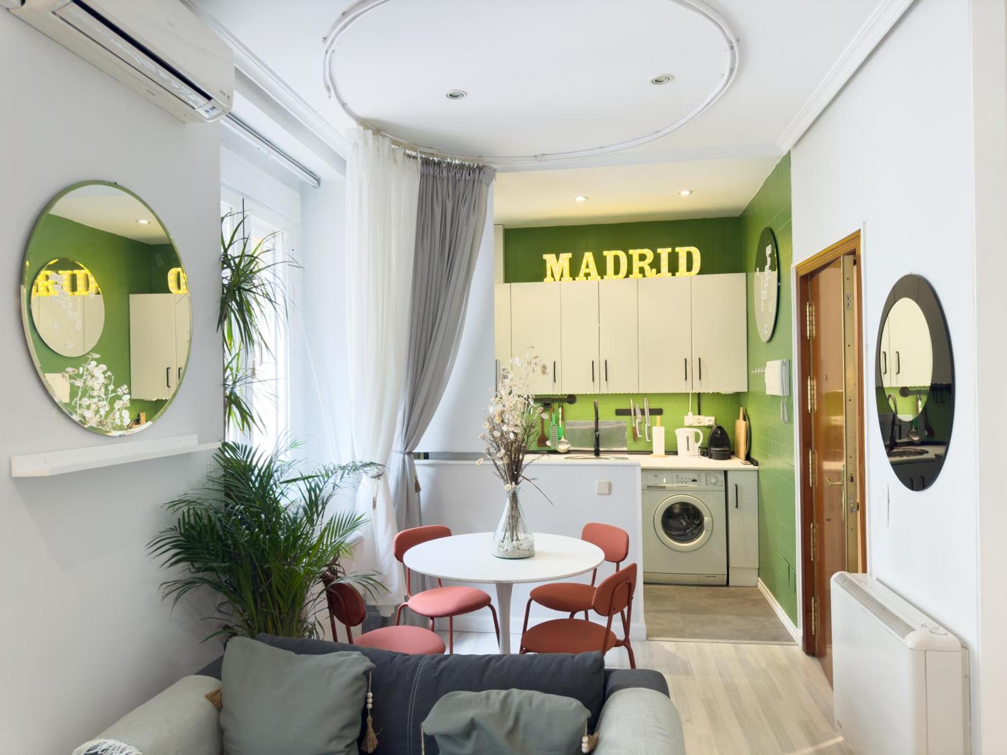 Disfruta Del Barrio De Las Letras Madrid Exterior foto